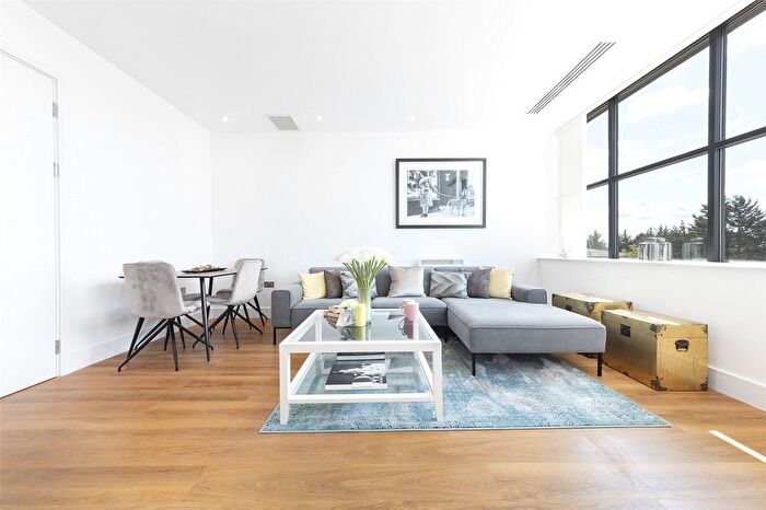 2 Bedroom Flat To Rent In Atria House, Bath Road, Slough, London, SL1