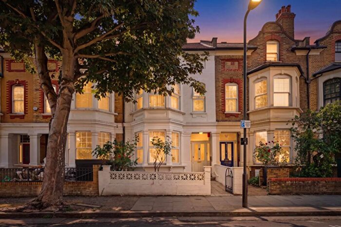5 Bedroom Terraced House For Sale In Burma Road, London, N16