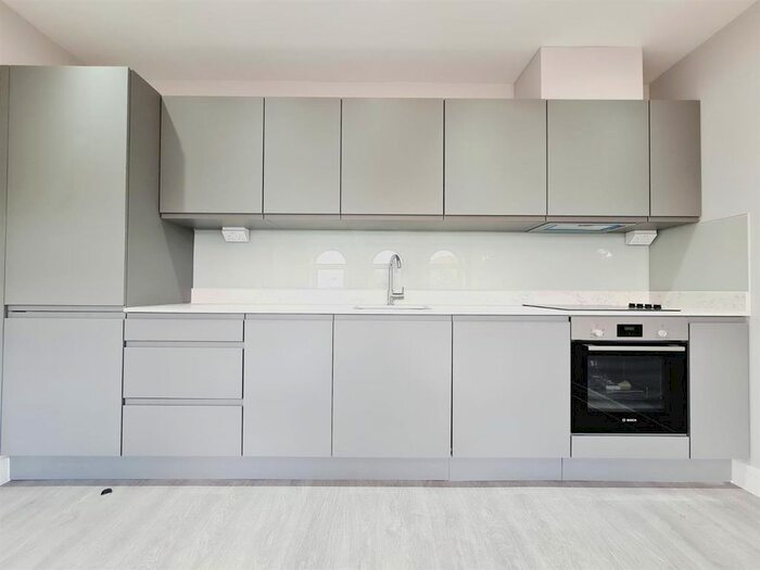 1 Bedroom Flat To Rent In Bath Road, Slough, SL1