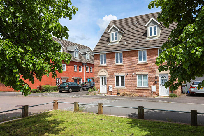 3 Bedroom Town House For Sale In De Clare Drive, Radyr, Cardiff, CF15