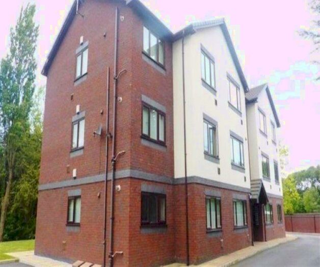 2 Bedroom Property To Rent In Bowring Court, L14