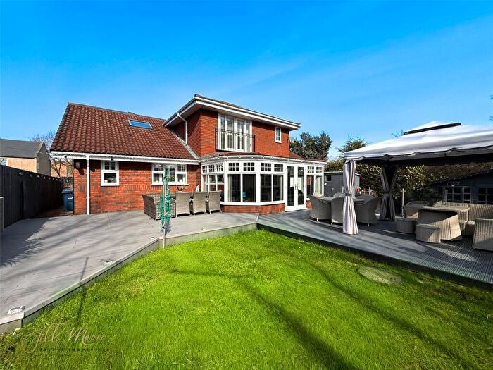 4 Bedroom Detached House For Sale In Woodlands Reach, Rickleton, Washington, Tyne And Wear, NE38