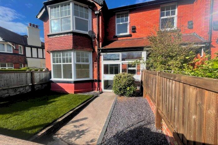 4 Bedroom Property To Rent In Upper Promenade, Colwyn Bay, LL28