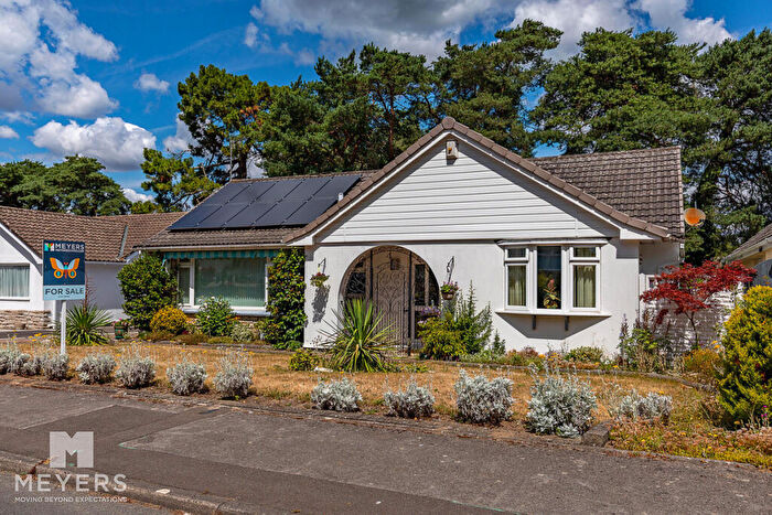 3 Bedroom Bungalow For Sale In Maple Drive, Ferndown, BH22