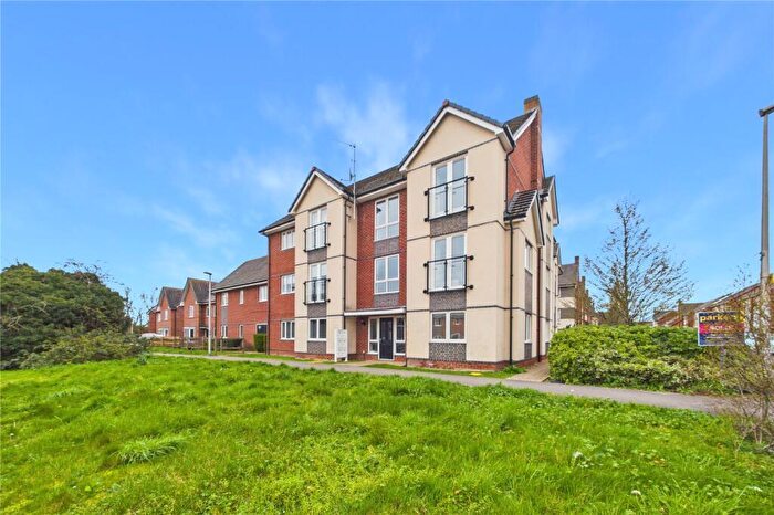 2 Bedroom Apartment For Sale In Fullbrook Avenue, Spencers Wood, Reading, Berkshire, RG7