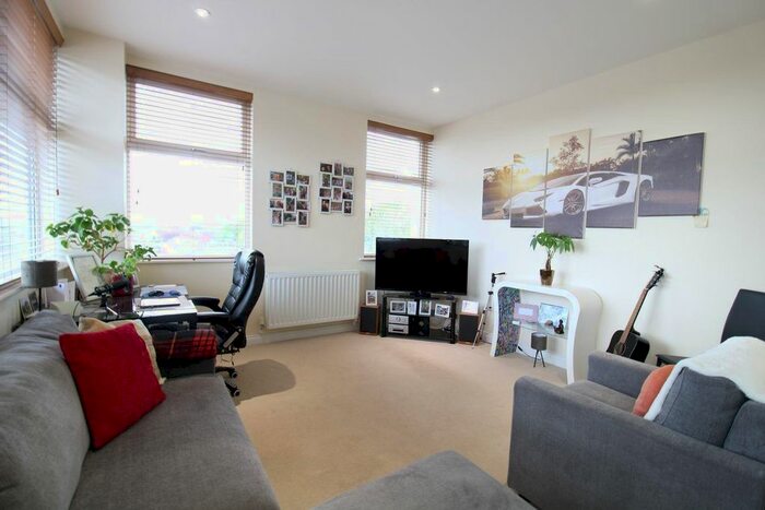 1 Bedroom Flat To Rent In Silvester Road, Cowplain, Waterlooville, PO8