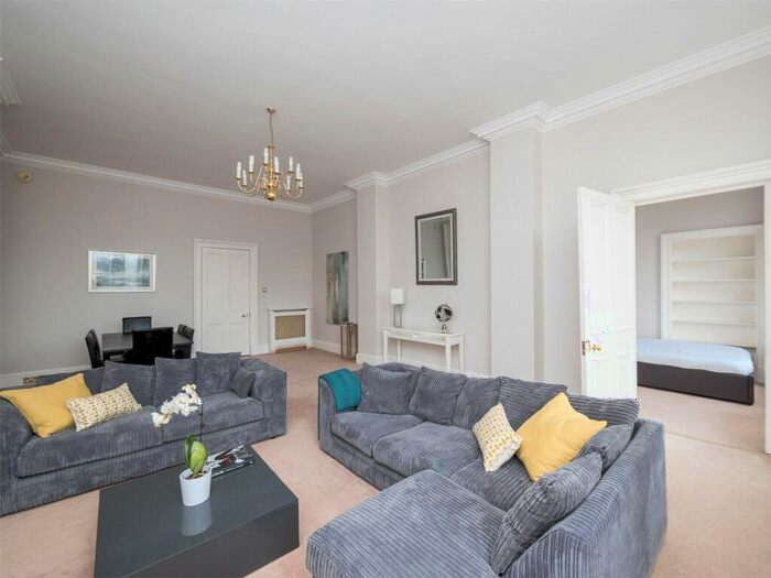 3 Bedroom Flat To Rent In Glenfinlas Street, Edinburgh, EH3