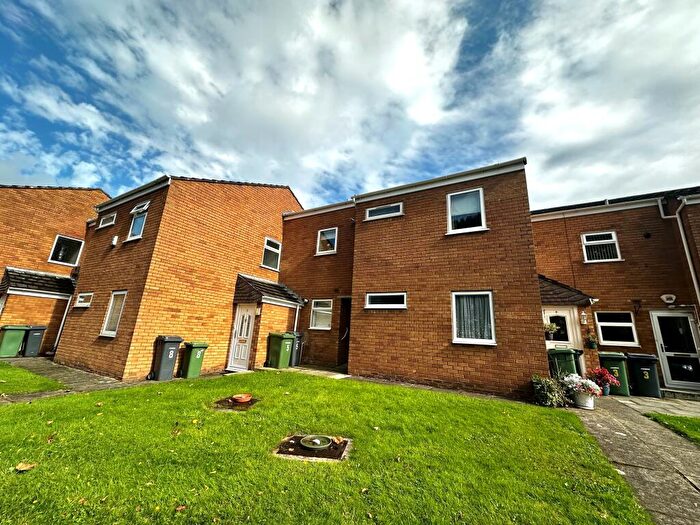 2 Bedroom Apartment To Rent In Windsor Close, Greasby, Wirral, CH49
