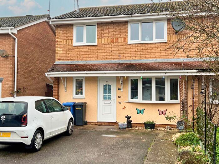 2 Bedroom Cluster House For Sale In Haweswater Road, Kettering, NN16