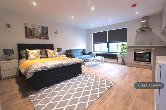 Studio To Rent In Alma Street, Luton, LU1