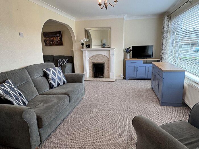 3 Bedroom Terraced House For Sale In Drax Avenue, Northport, Wareham, BH20 - Photo 3