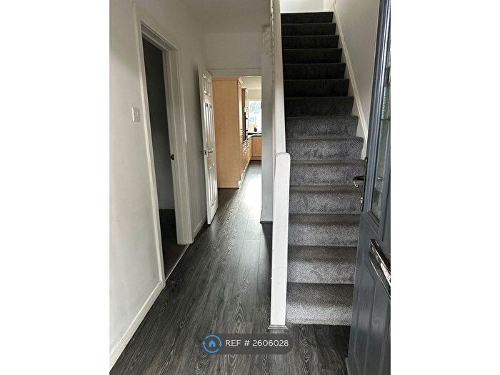 3 Bedroom Semi-Detached House To Rent In Crosby Avenue, Scunthorpe, DN15