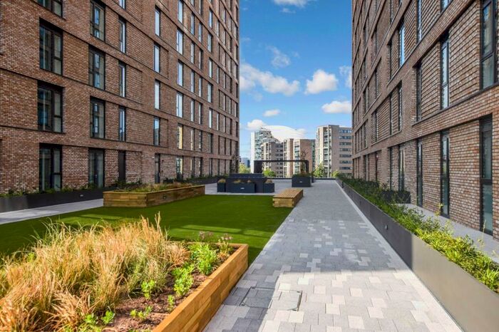 1 Bedroom Apartment To Rent In Old Trafford, Wharf End, Trafford Park, Manchester, M17