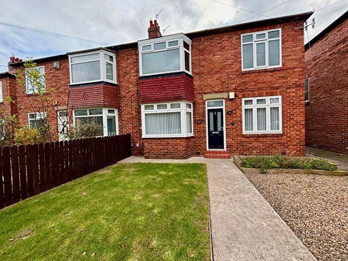 2 Bedroom Flat To Rent In Corchester Walk, Newcastle Upon Tyne, NE7