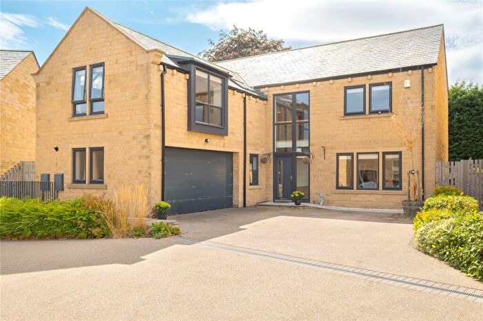 5 Bedroom Detached House For Sale In Stocksmead Court, Stocksmoor, Huddersfield, HD4