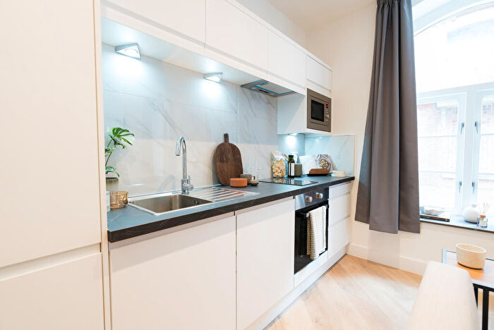 Apartment To Rent In Apt, Churchill House Residence #, LG06