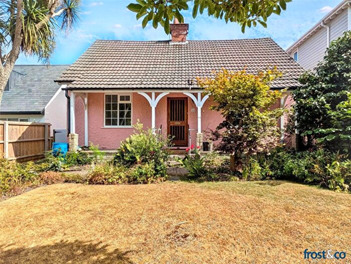 4 Bedroom Bungalow For Sale In Kings Avenue, Penn Hill, Poole, Dorset, BH14