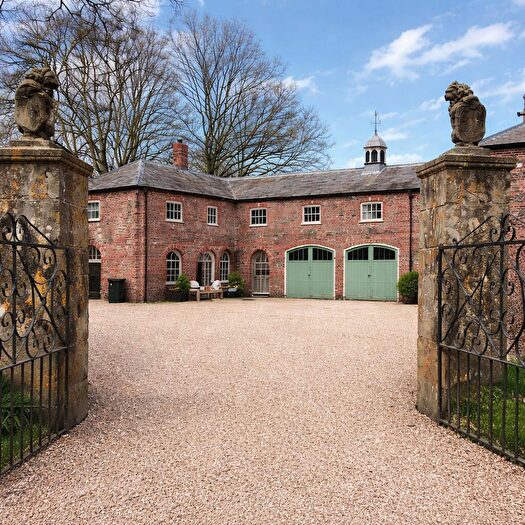 2 Bedroom Barn To Rent In Stable Cottage, DT11