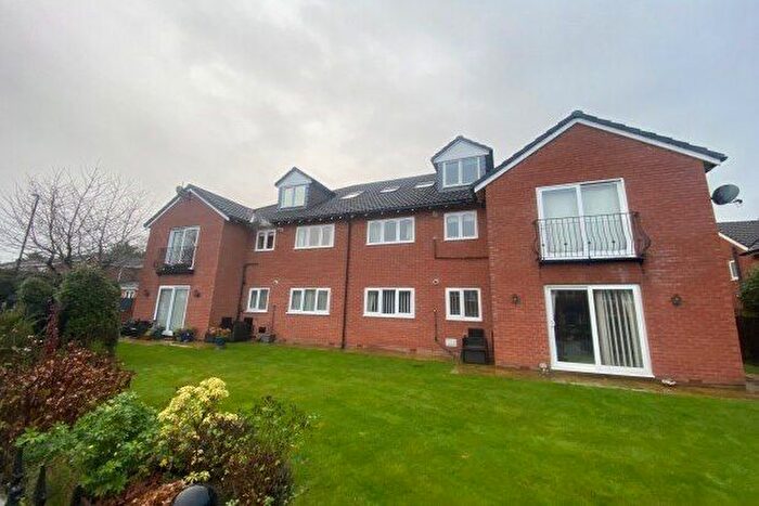 2 Bedroom Flat To Rent In Brunsborough Close, Wirral, CH62