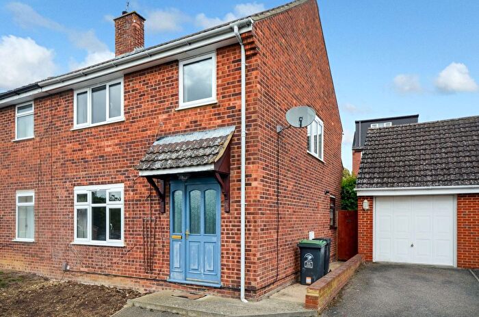 3 Bedroom Semi-detached House For Sale In De Vigier Avenue, Saffron Walden, CB10