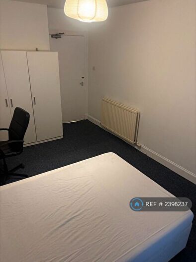 3 Bedroom Flat To Rent In Sandyford Place, Glasgow, G3