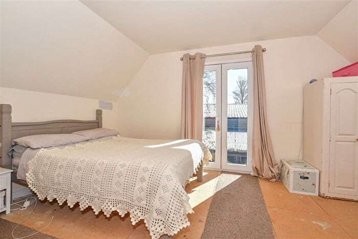 4 Bedroom Detached House For Sale In Coach Road, Egerton, Ashford, Kent, TN27