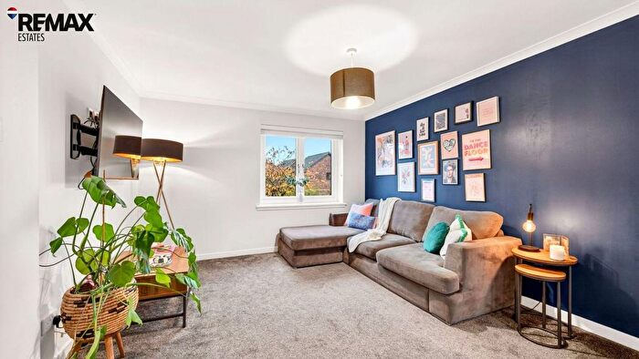 2 Bedroom Flat For Sale In Sinclair Place, Falkirk, FK2