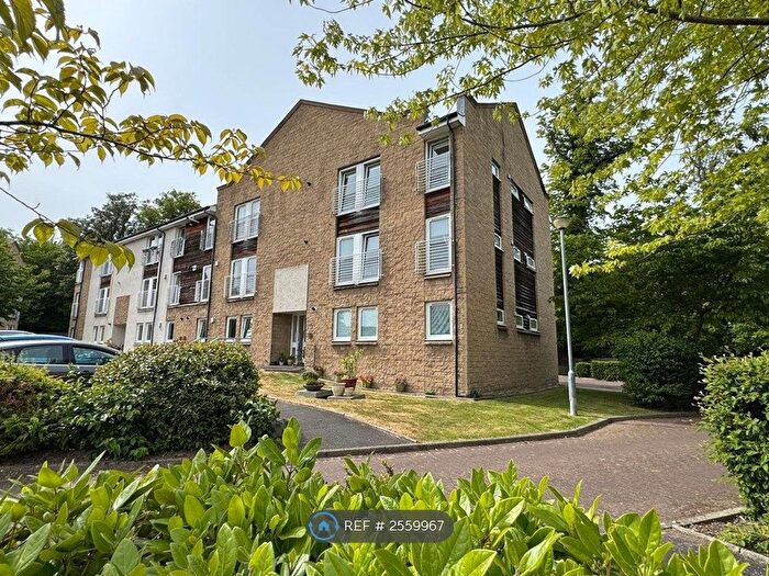 2 Bedroom Flat To Rent In Woodburn Park, Hamilton, ML3