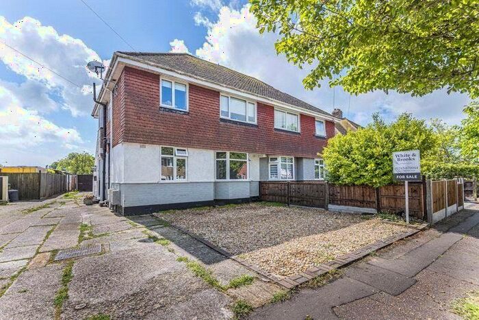 2 Bedroom Flat To Rent In Orchard Way, Bognor Regis, West Sussex, PO22