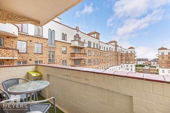 2 Bedroom Apartment To Rent In Sea Road, Bournemouth, BH5