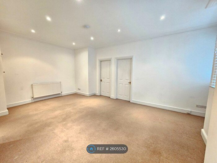 2 Bedroom Maisonette To Rent In Barry Road, London, SE22
