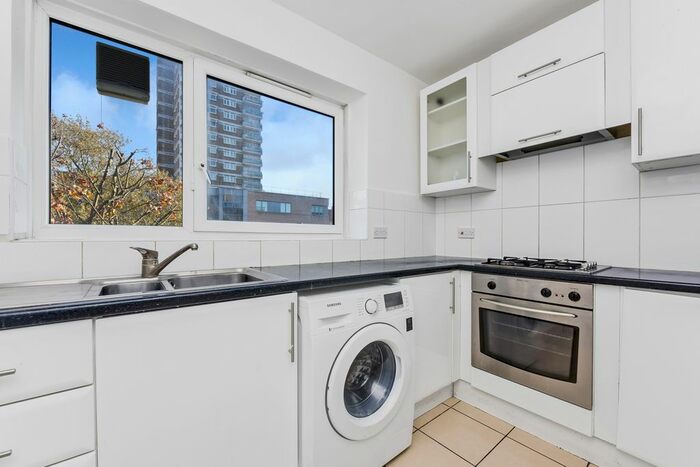 3 Bedroom Flat To Rent In Clayton Road, London, SE15