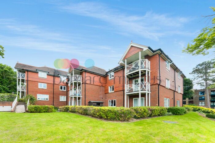 2 Bedroom Flat To Rent In West Hill, Sanderstead, South Croydon, CR2