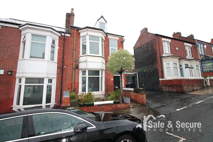 3 Bedroom Maisonette To Rent In Roman Road, South Shields, NE33
