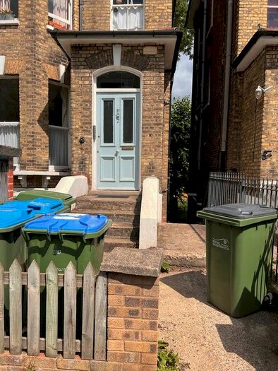 2 Bedroom Flat To Rent In Bennett Park, Blackheath, SE3