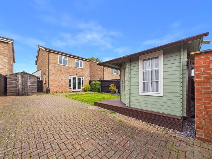 3 Bedroom Detached House For Sale In Silverwood Walk, Yaxley, PE7