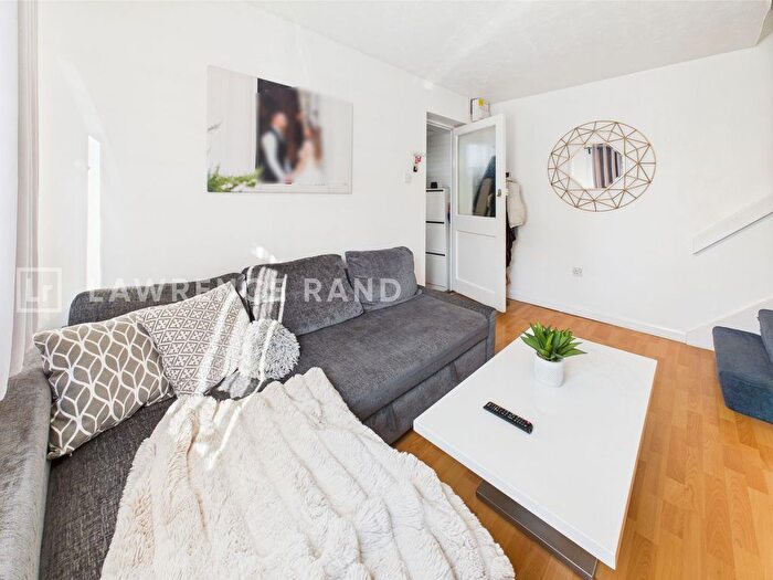 1 Bedroom Property To Rent In Hornbeam Close, Northolt, UB5