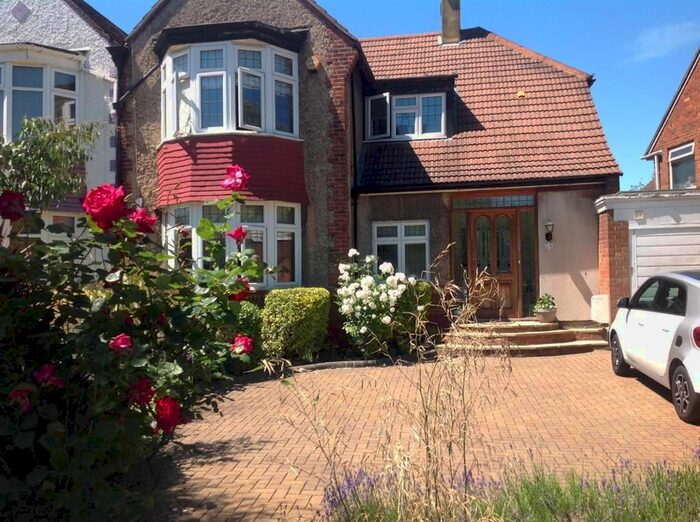 Studio To Rent In Manor Drive, Wembley, HA9