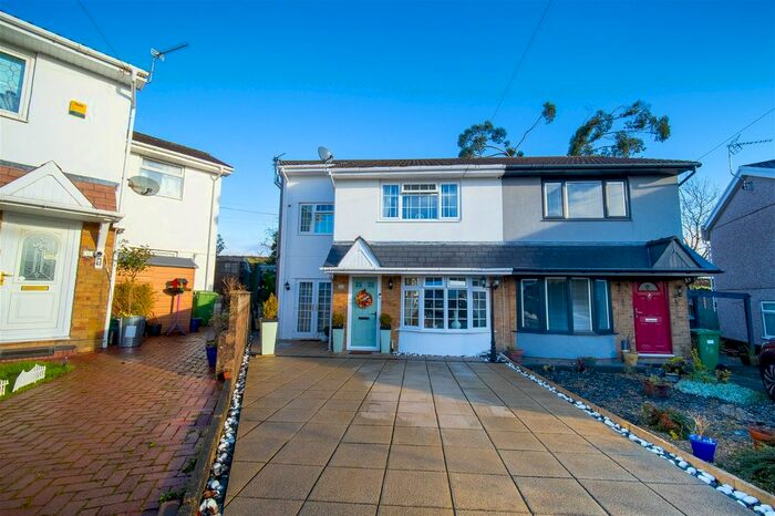 4 Bedroom Semi-Detached House For Sale In St. Andrews Road, Penycoedcae, Pontypridd, CF37