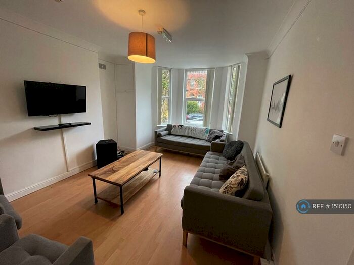 9 Bedroom Semi-Detached House To Rent In Brighton Grove, Manchester, M14