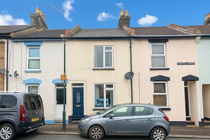 2 Bedroom Terraced House For Sale In Charter Street, Chatham, ME4