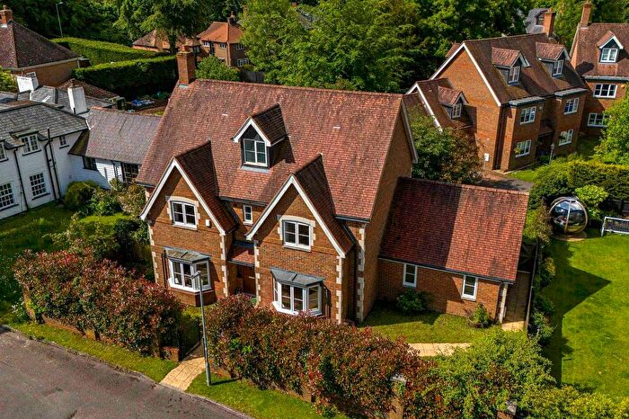 5 Bedroom Detached House For Sale In Willow Chase, Hazlemere, HP15