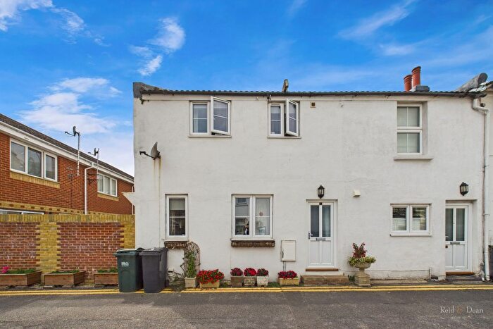 2 Bedroom End Terrace House For Sale In West Street, Eastbourne, BN21