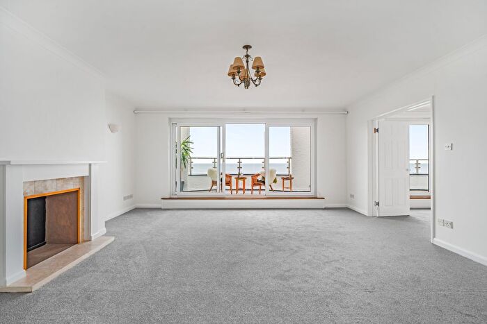 3 Bedroom Flat To Rent In Headland Road, St. Ives, TR26