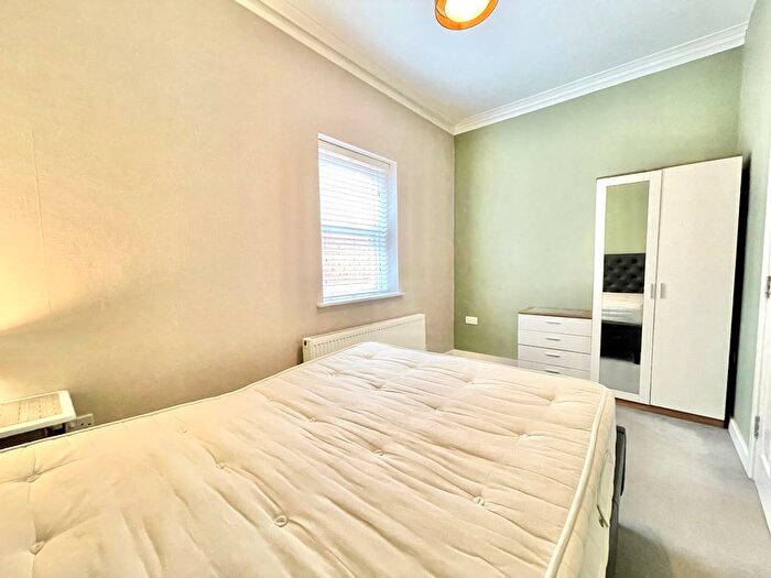 1 Bedroom Property To Rent In Alumhurst Road, Bournemouth, BH4