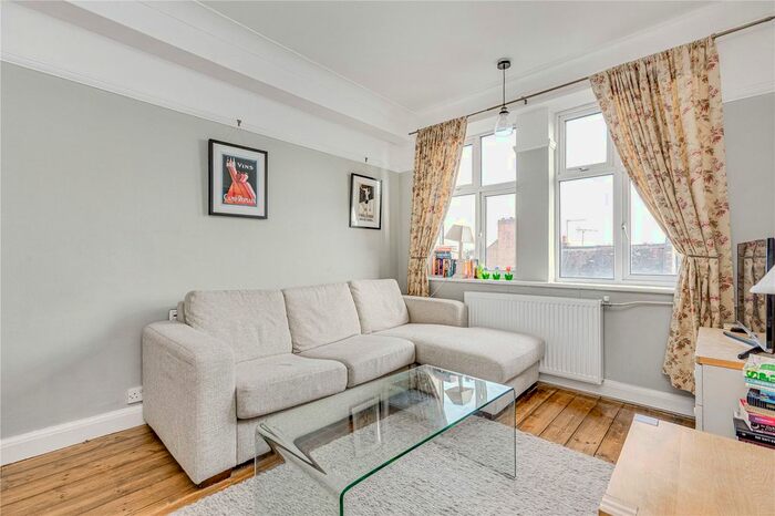 3 Bedroom Flat To Rent In Barons Court Mansions, Gledstanes Road, W14