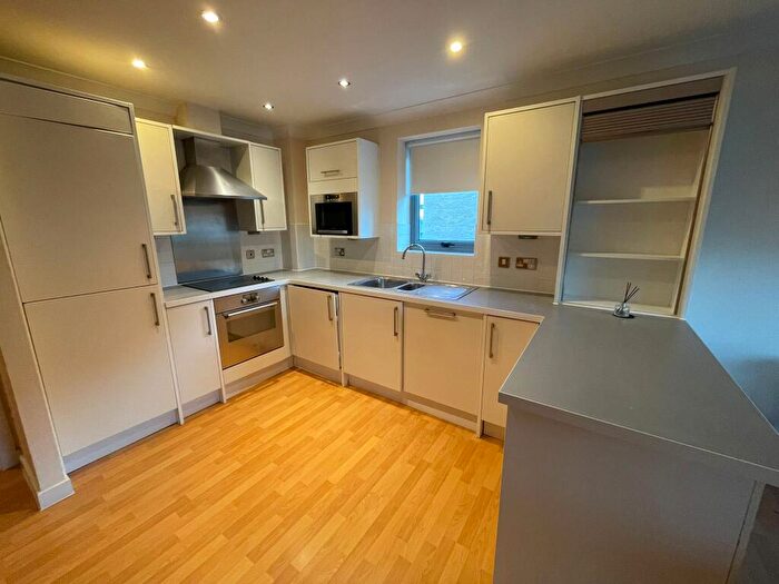 3 Bedroom Flat To Rent In Ballantyne Drive, Hythe, Colchester, CO2
