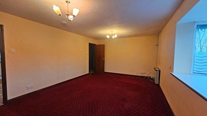 2 Bedroom Flat To Rent In Foxhole Road, Paignton, TQ3