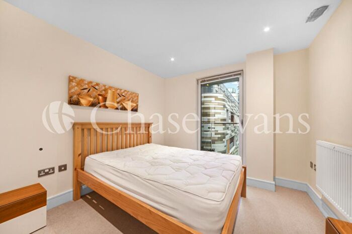 3 Bedroom Flat To Rent In Indescon Square, Canary Wharf, London, E14