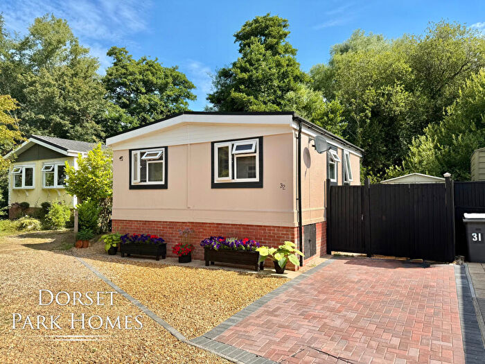 1 Bedroom Park Home For Sale In Redhill Park Homes, Wimborne Road, Bournemouth, BH10